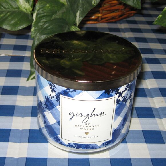 BBW Gingham 3 Wick Candle NIB - Picture 2 of 7